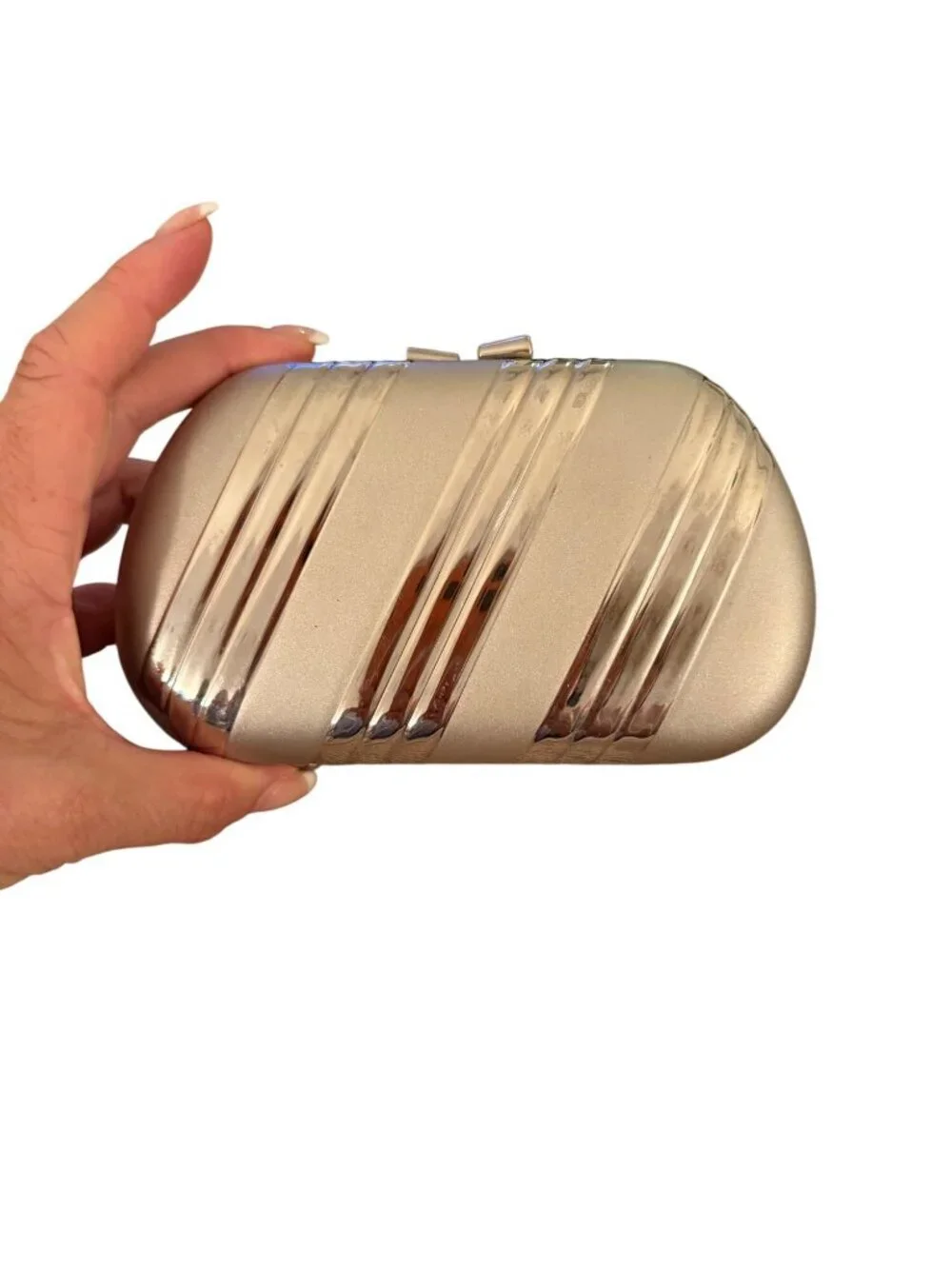 Vintage Womens Ribbed Silver-toned Metal Clutch Bag Snap Detachable Chain Strap